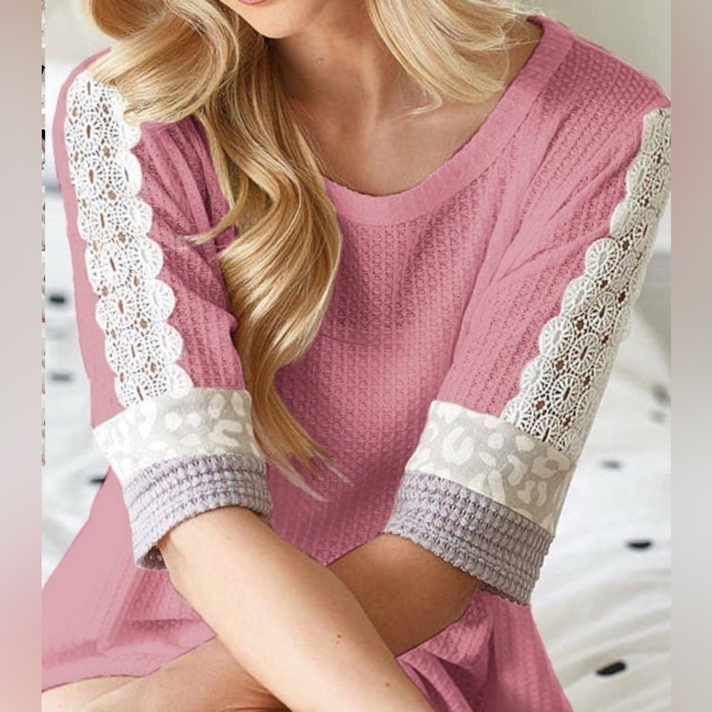 Waffle Knit Crochet Lace With Leopard Block Detailed Sleeve Top